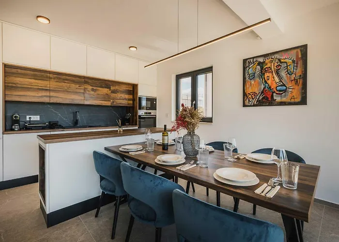 Sandro By Awaytocroatia * 波雷奇