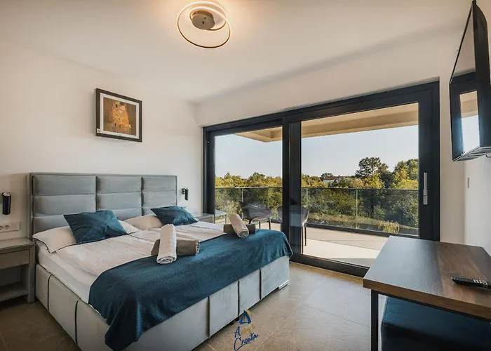 Sandro By Awaytocroatia *