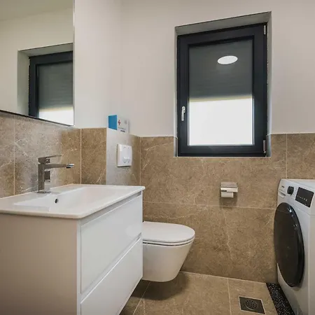 Sandro By Awaytocroatia Πόρετς