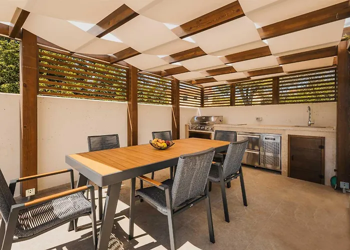 Villa Sandro By Awaytocroatia Poreč