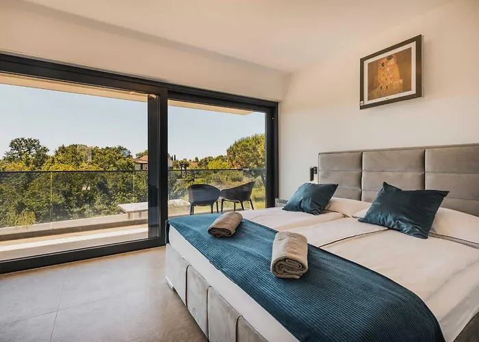 Sandro By Awaytocroatia *