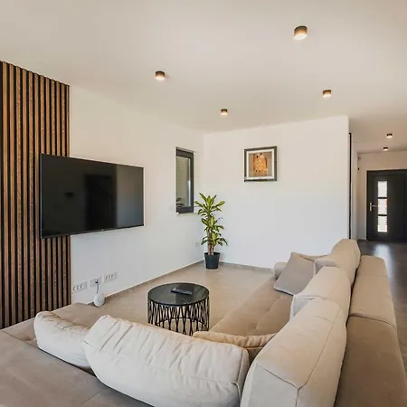 빌라 Sandro By Awaytocroatia